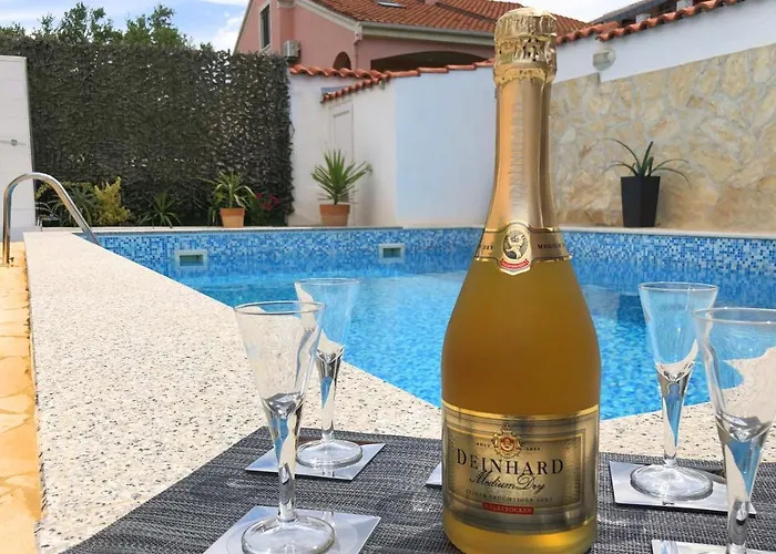 Villa Sanda With Private Pool