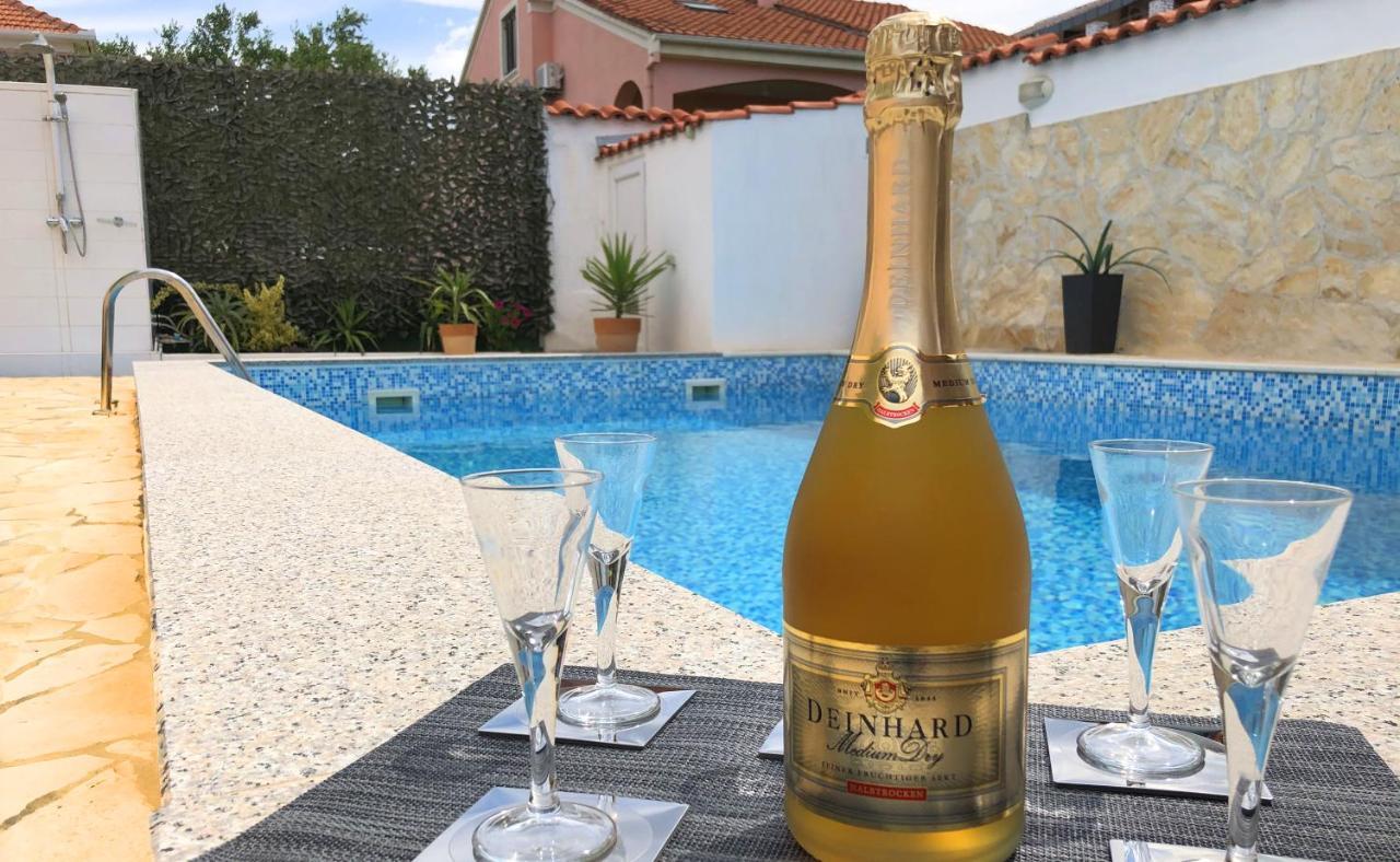 Sanda With Private Pool
