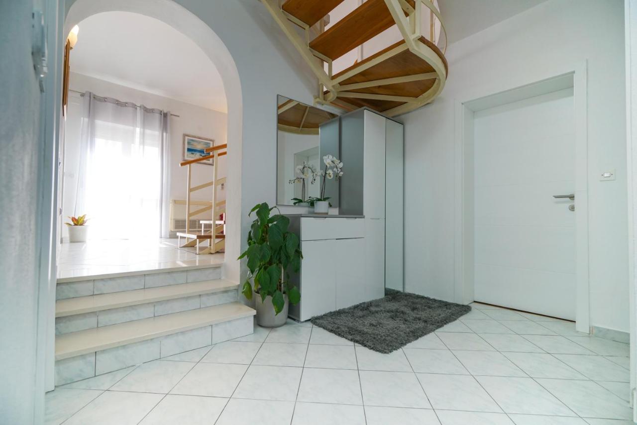 Sanda With Private Pool Villa *