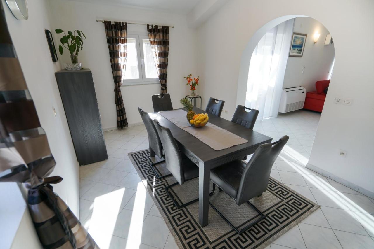 Villa Sanda With Private Pool Zadar